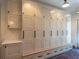 Mud room lockers with drawers in bench
