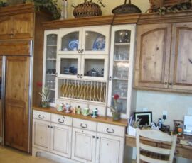 Beautiful built in hutch